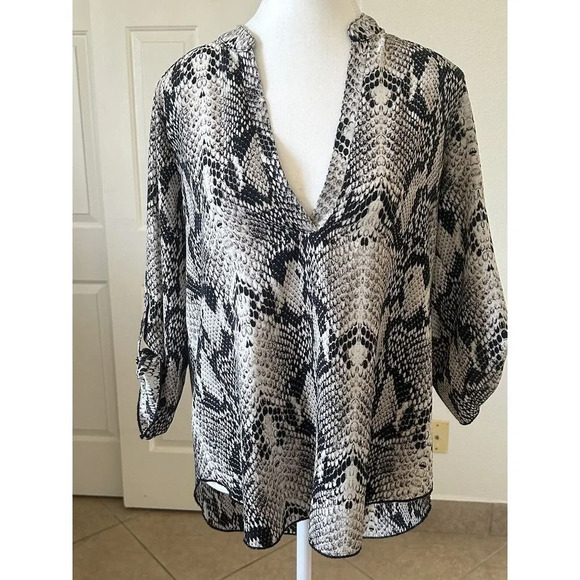 Phanuel Womens Blouse Animal Print Roll Tab Sleeve V-neck Size Medium - Picture 2 of 15